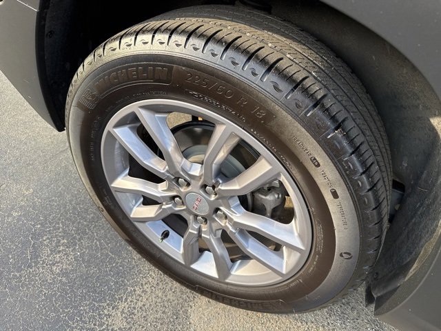 Used 2022 GMC Terrain SLT w/ Infotainment Package II image 15