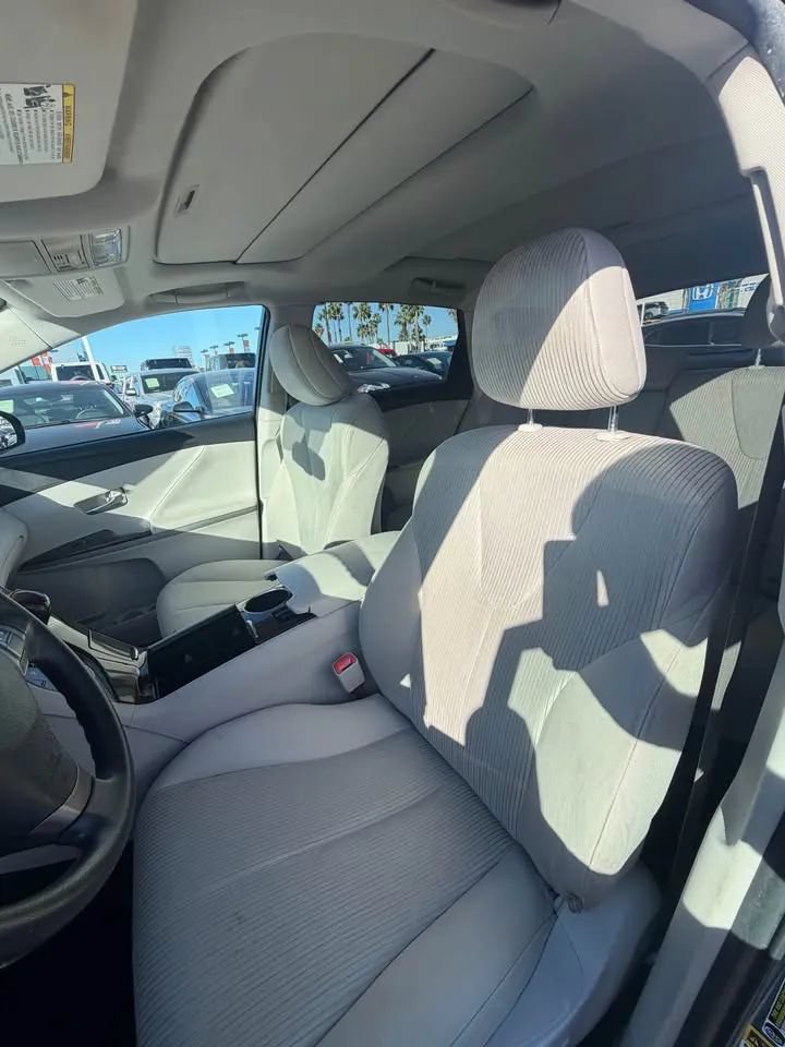 Used 2011 Toyota Venza FWD image 6