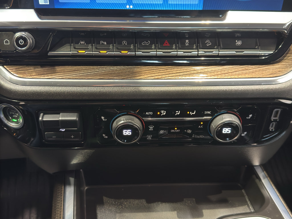 Used 2024 Chevrolet Silverado 1500 RST AWD/4WD image 33