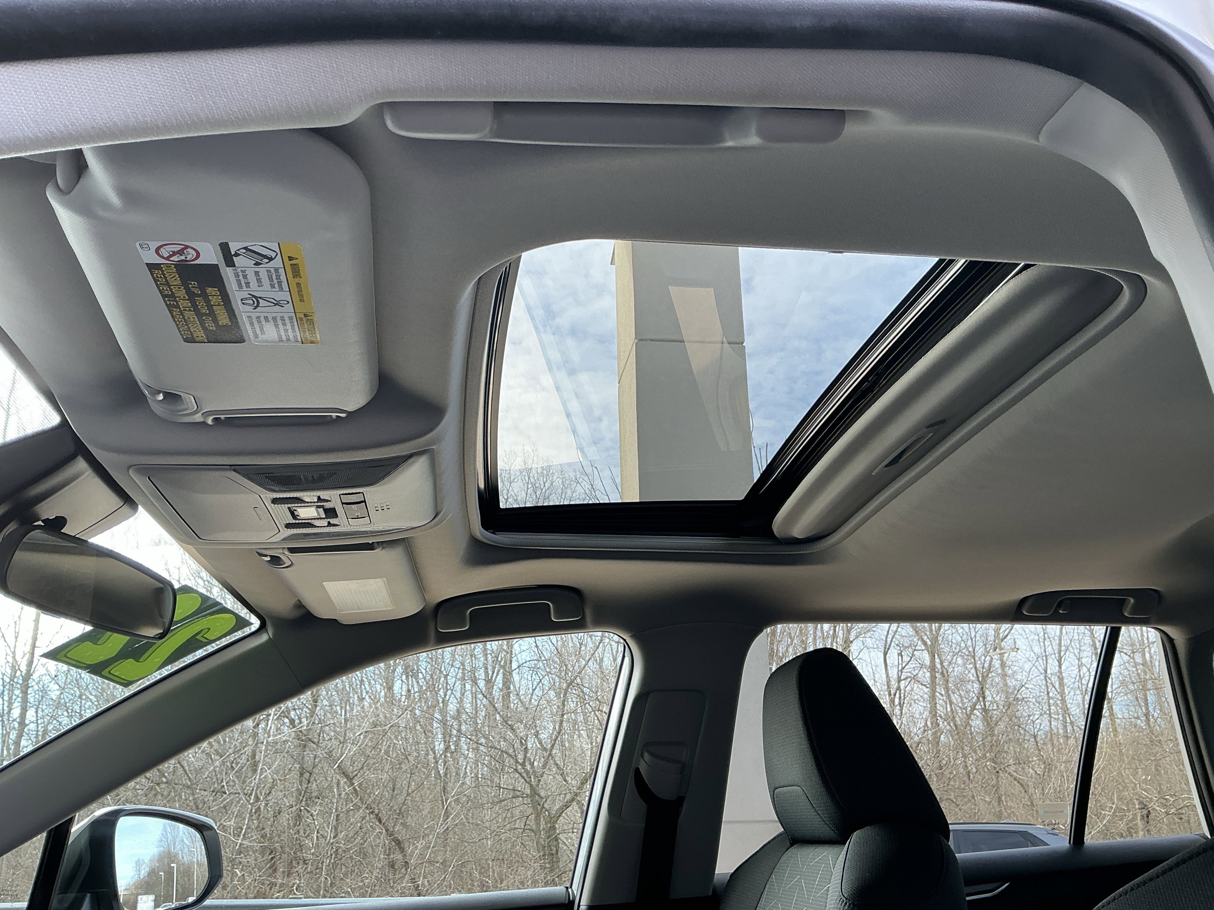 Used 2022 Toyota RAV4 XLE w/ Convenience Package image 17