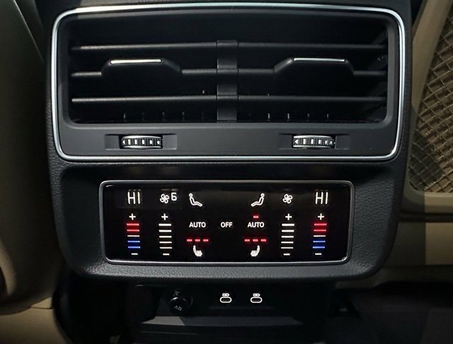 Used 2023 Audi Q7 3.0T Prestige image 26