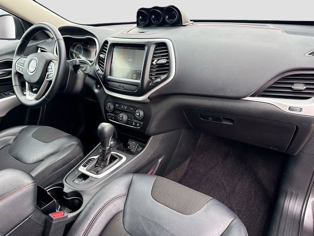 Used 2017 Jeep Cherokee Trailhawk w/ Comfort/Convenience Group image 37