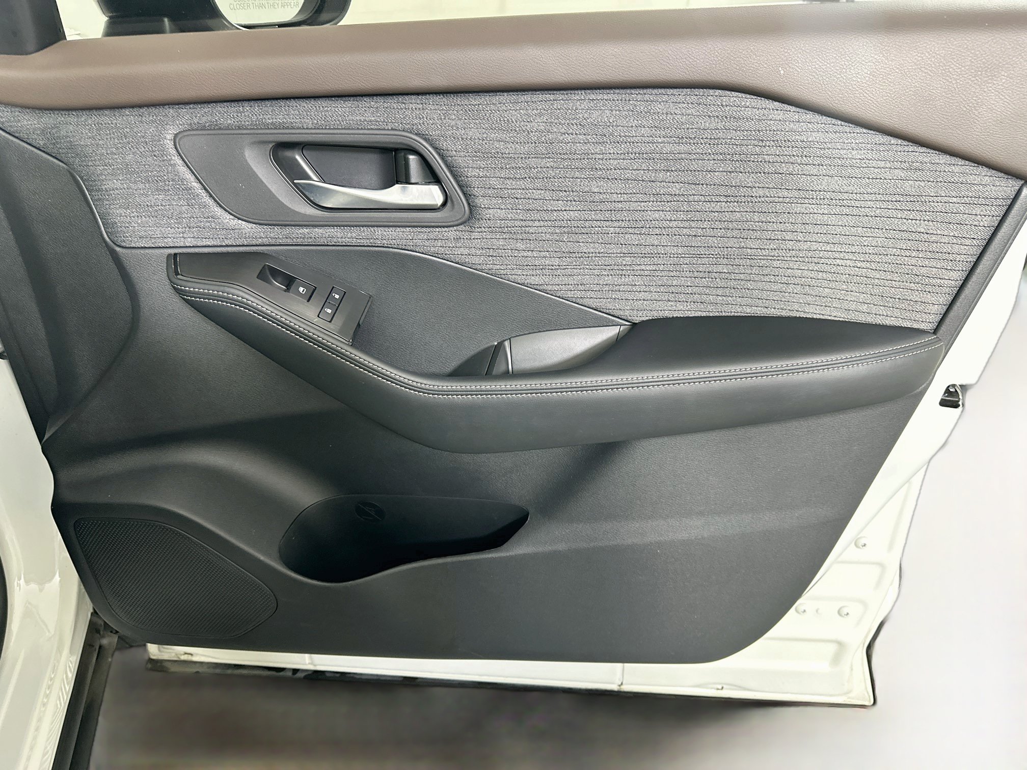 Used 2023 Nissan Rogue SV FWD image 31
