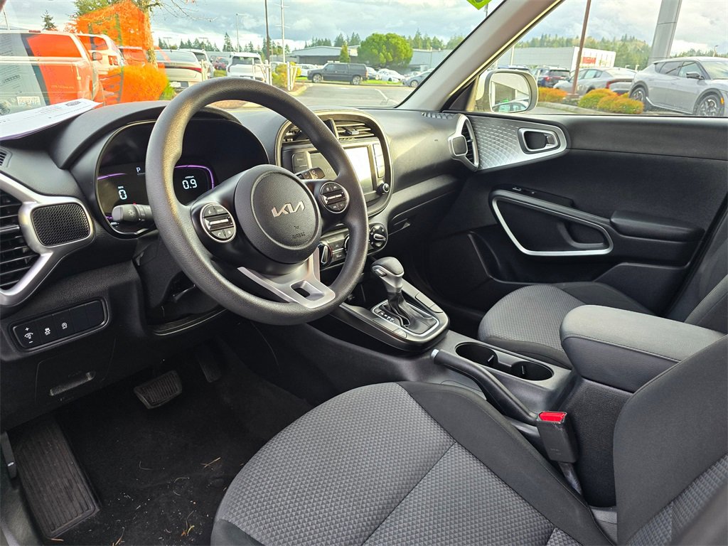 Used 2023 Kia Soul LX image 11