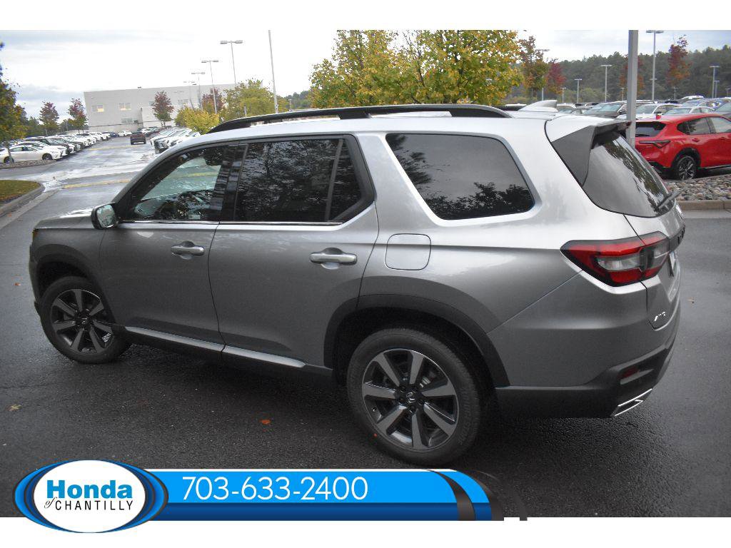New 2025 Honda Pilot Touring image 7