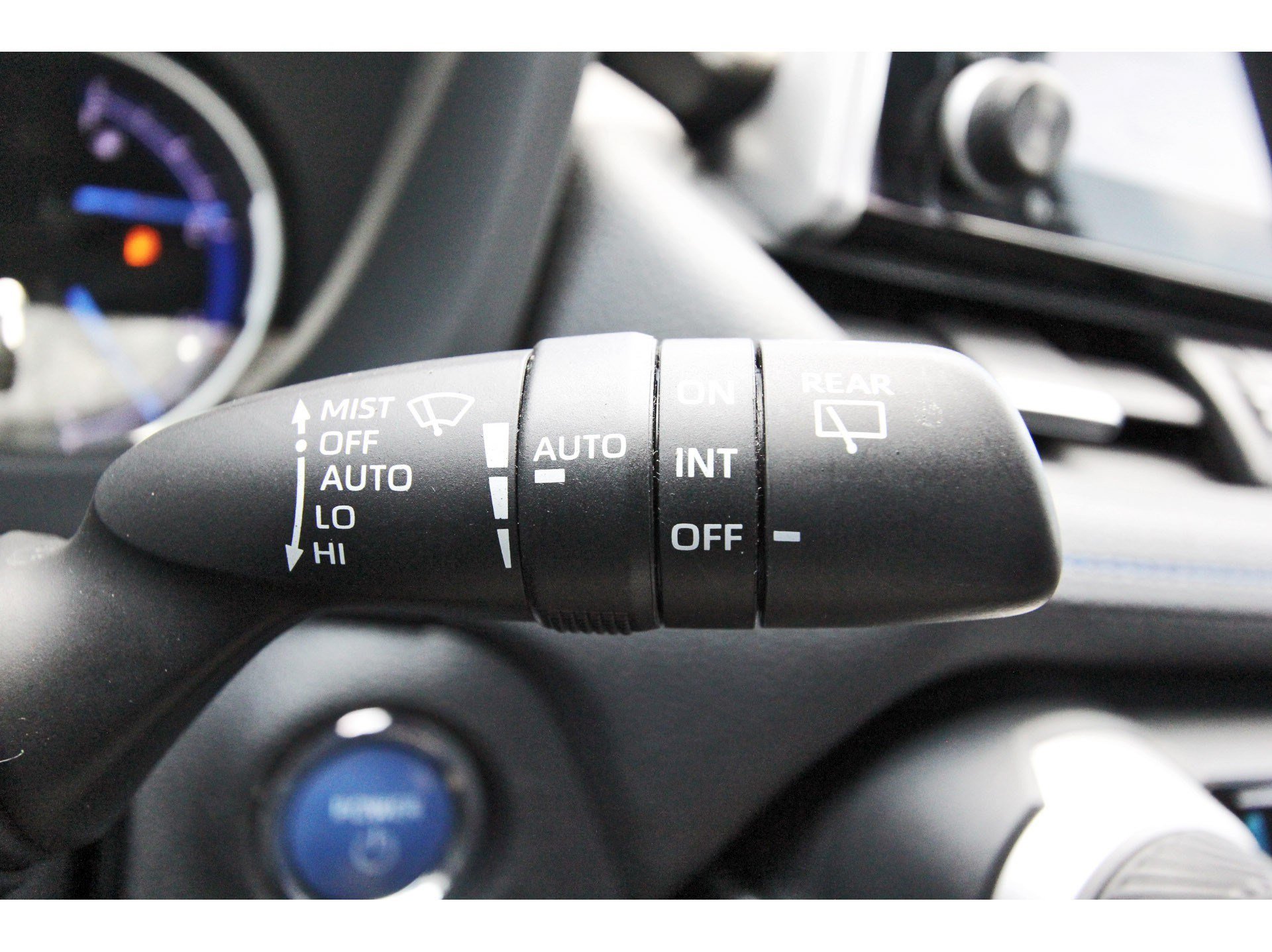 Used 2019 Toyota RAV4 XSE AWD/4WD image 18