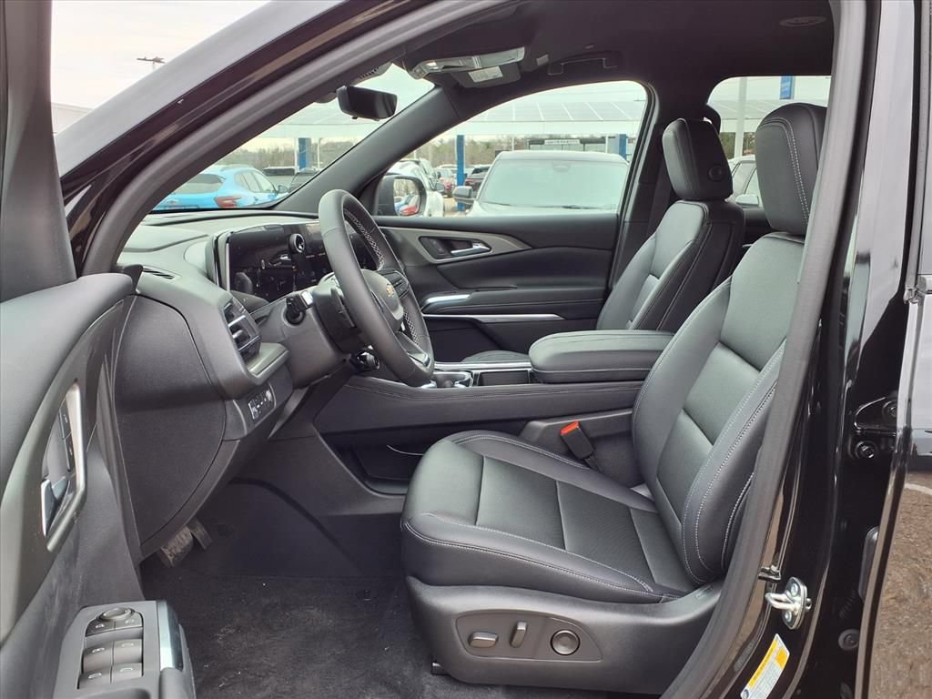 New 2026 Chevrolet Traverse LT w/ Driver Confidence Package AWD/4WD image 15