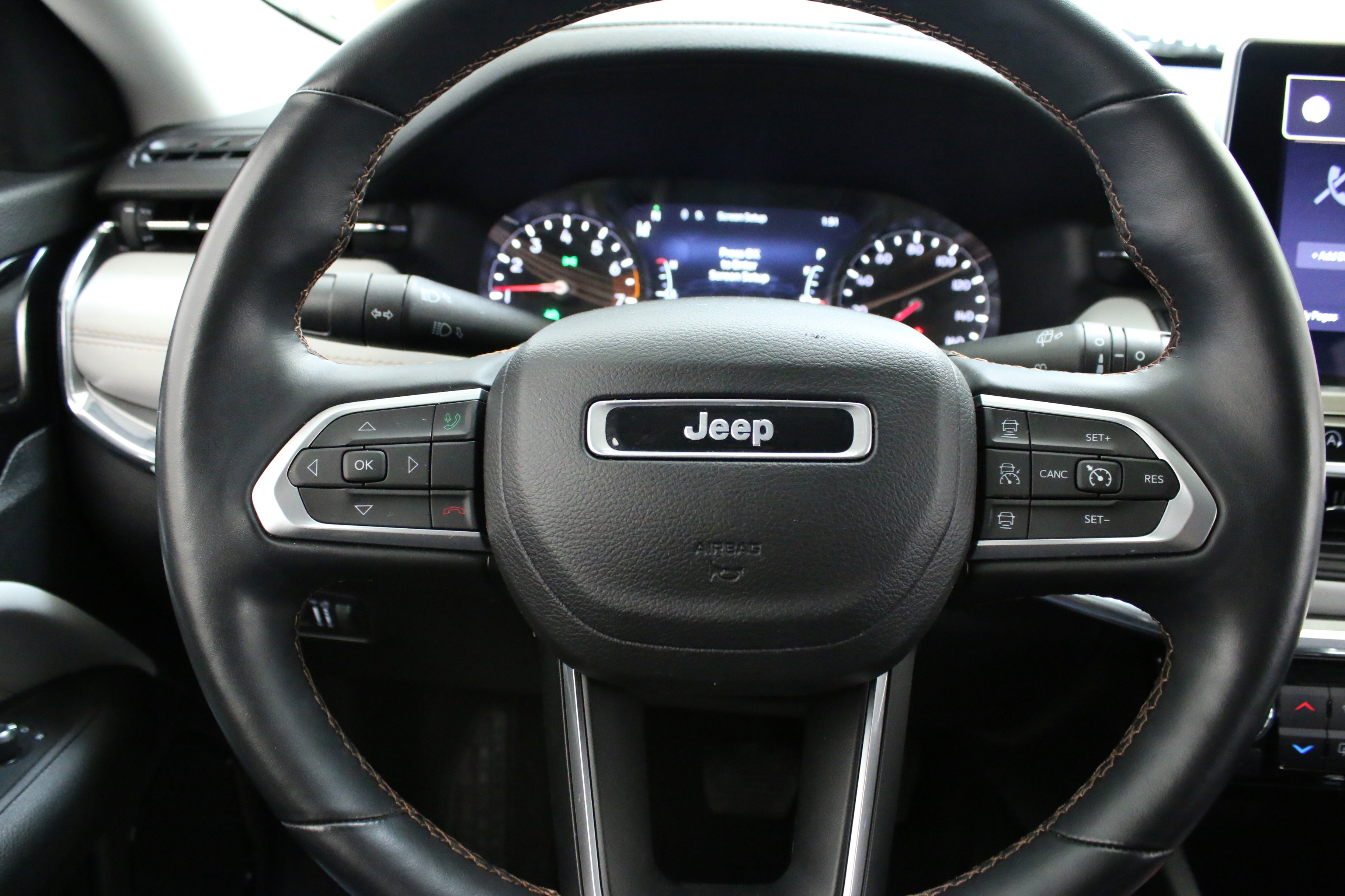 Used 2022 Jeep Compass Limited image 13