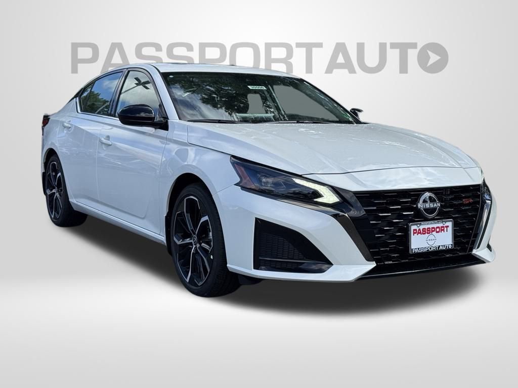 New 2025 Nissan Altima 2.5 SR w/ SR Premium Package image 3