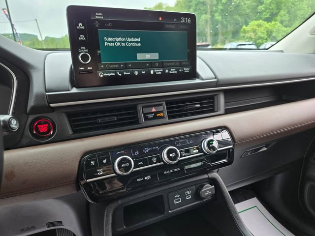 Used 2025 Honda Pilot Elite image 26