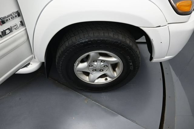 Used 2004 Toyota Tundra Limited w/ Towing Pkg RWD image 26
