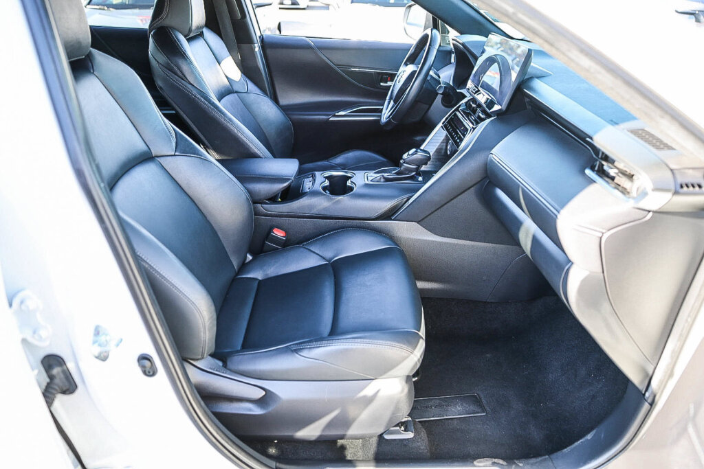 Certified 2023 Toyota Venza XLE AWD/4WD image 8