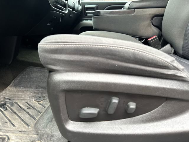 Used 2018 Chevrolet Silverado 1500 LT w/ All Star Edition image 17