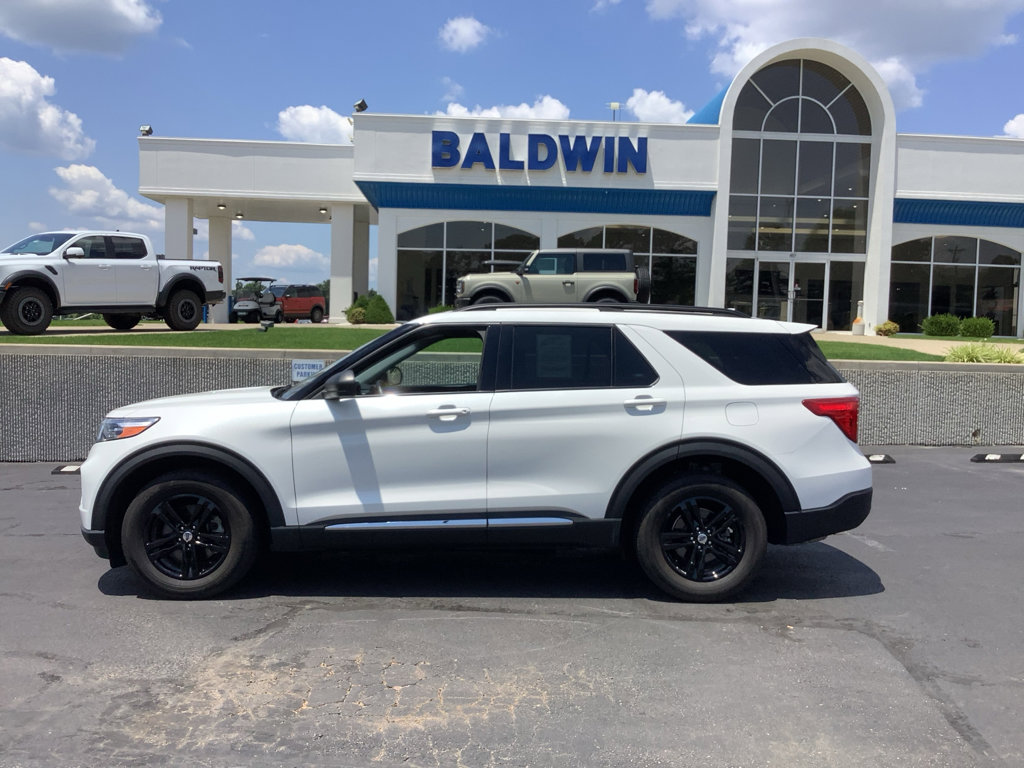 Used 2022 Ford Explorer XLT image 4