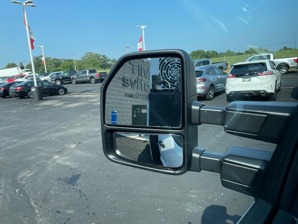 New 2025 Ford F550 4x4 Regular Cab Super Duty image 46