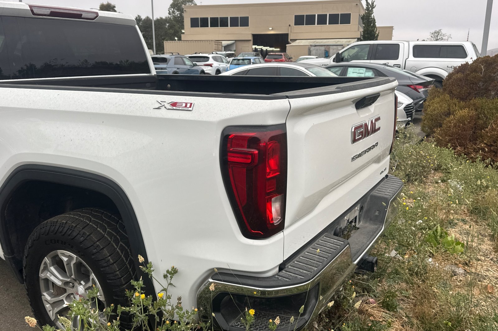 Used 2023 GMC Sierra 1500 SLE AWD/4WD image 6