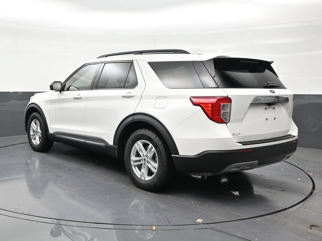 Used 2023 Ford Explorer XLT w/ Equipment Group 202A RWD image 3