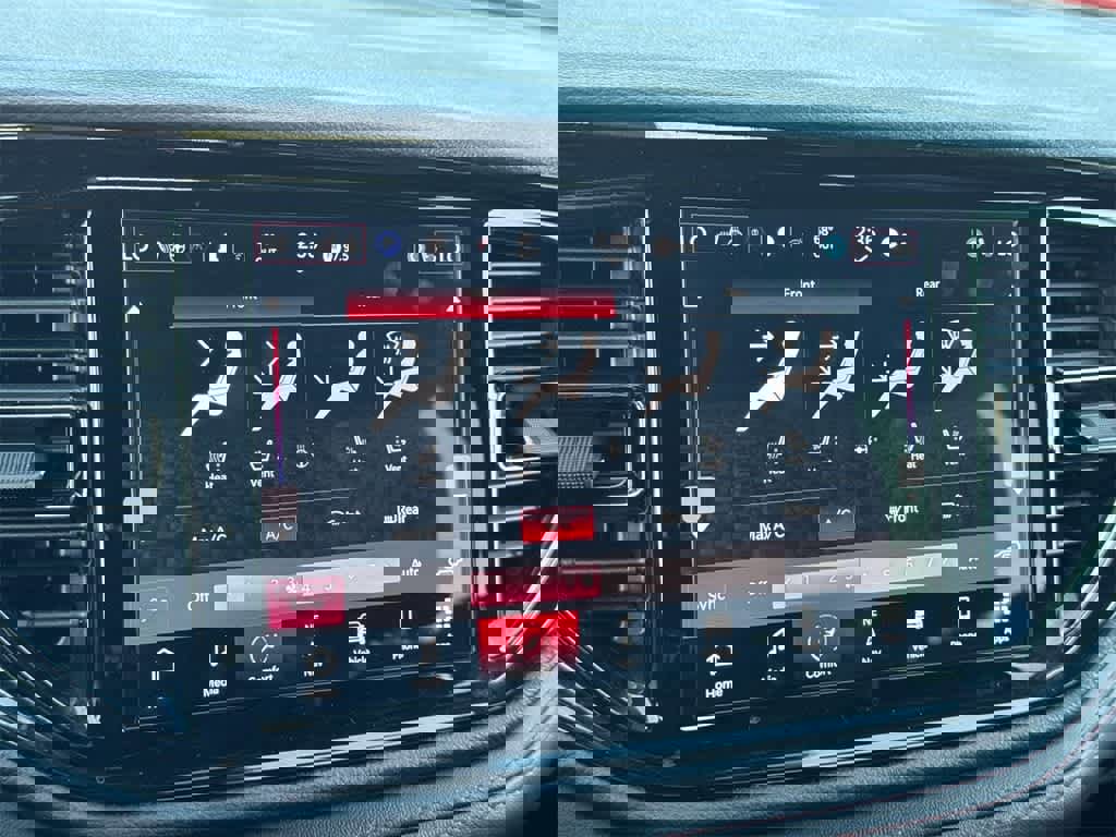 Used 2025 Dodge Durango GT image 16