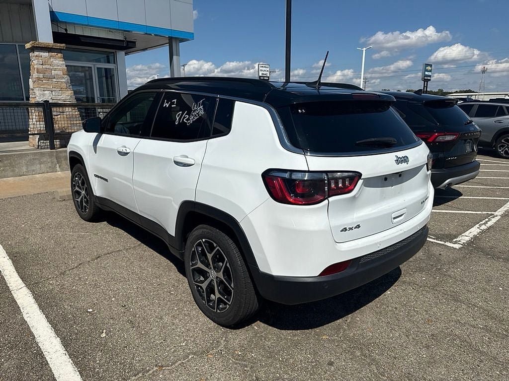 Used 2024 Jeep Compass Limited AWD/4WD image 5