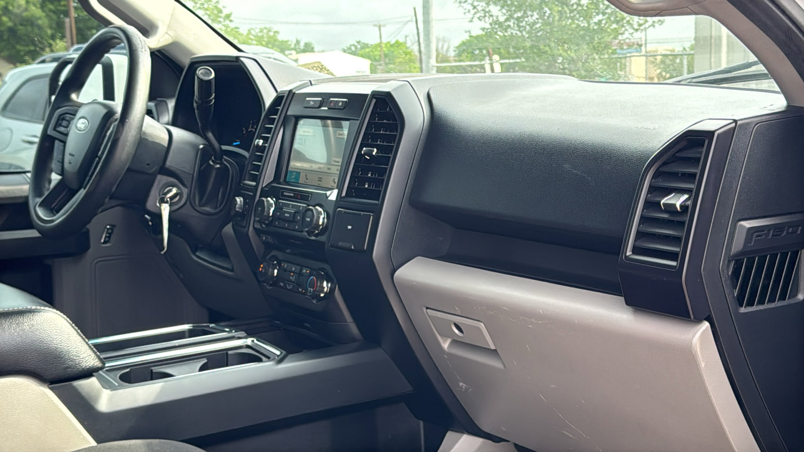 Used 2017 Ford F150 XL w/ Equipment Group 101A Mid AWD/4WD image 27