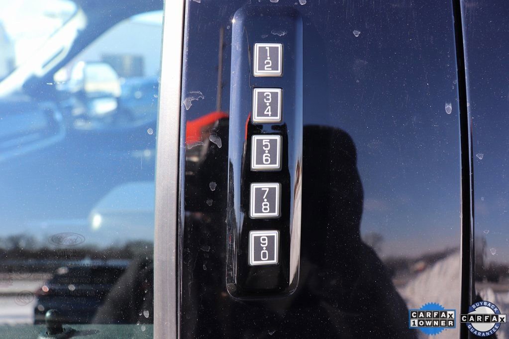 Used 2024 Ford F250 Lariat w/ Chrome Package image 33