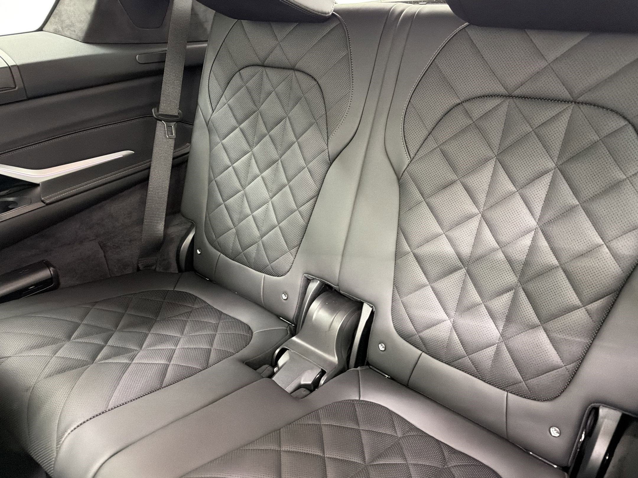 Certified 2025 BMW X7 xDrive40i w/ M Sport Package image 26