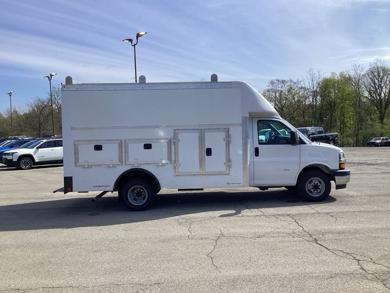 New 2026 Chevrolet Express 3500 w/ Power Convenience Package RWD image 8