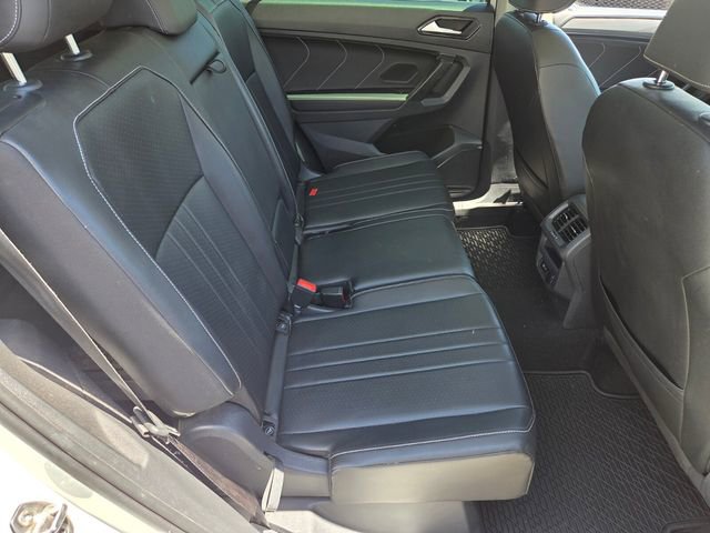 Certified 2022 Volkswagen Tiguan SE w/ Panoramic Sunroof Package FWD image 16