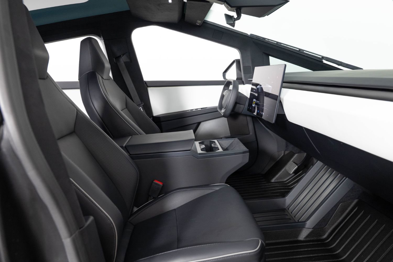 Used 2024 Tesla Cybertruck AWD Crew Cab image 26