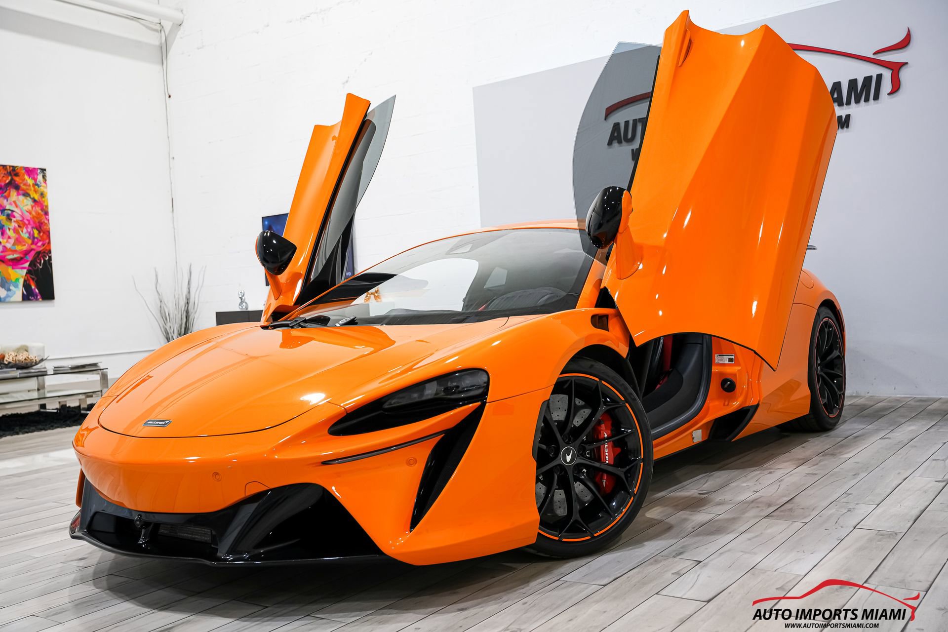 Used 2023 McLaren Artura image 8