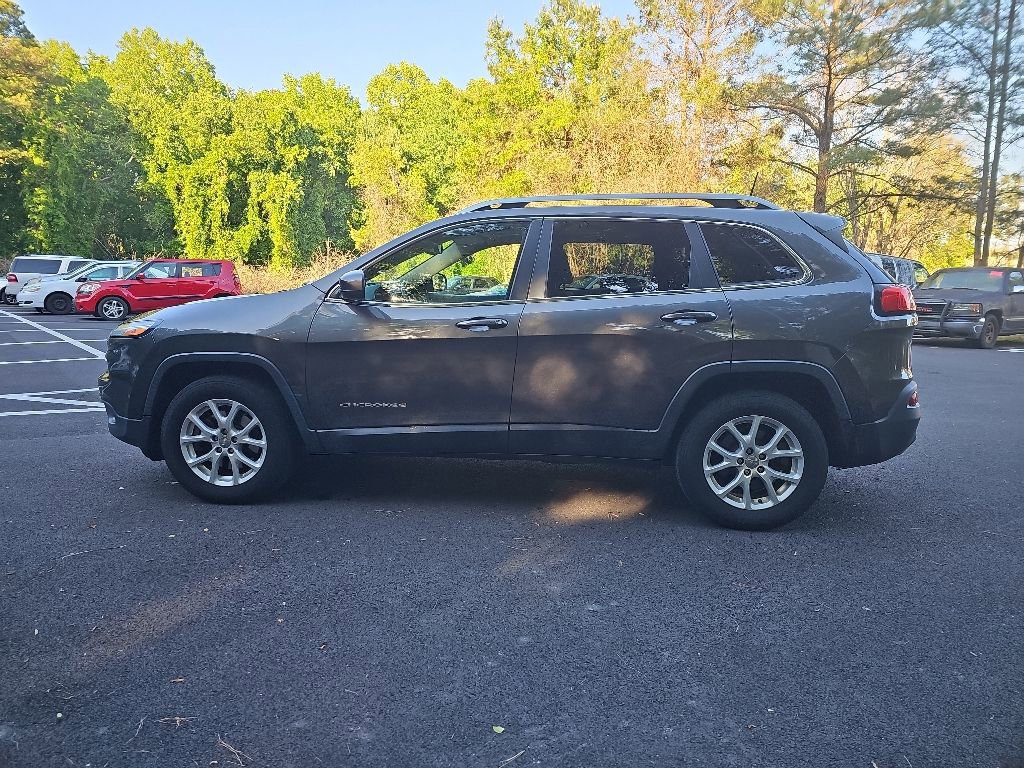Used 2017 Jeep Cherokee Latitude w/ Comfort/Convenience Group AWD/4WD image 7