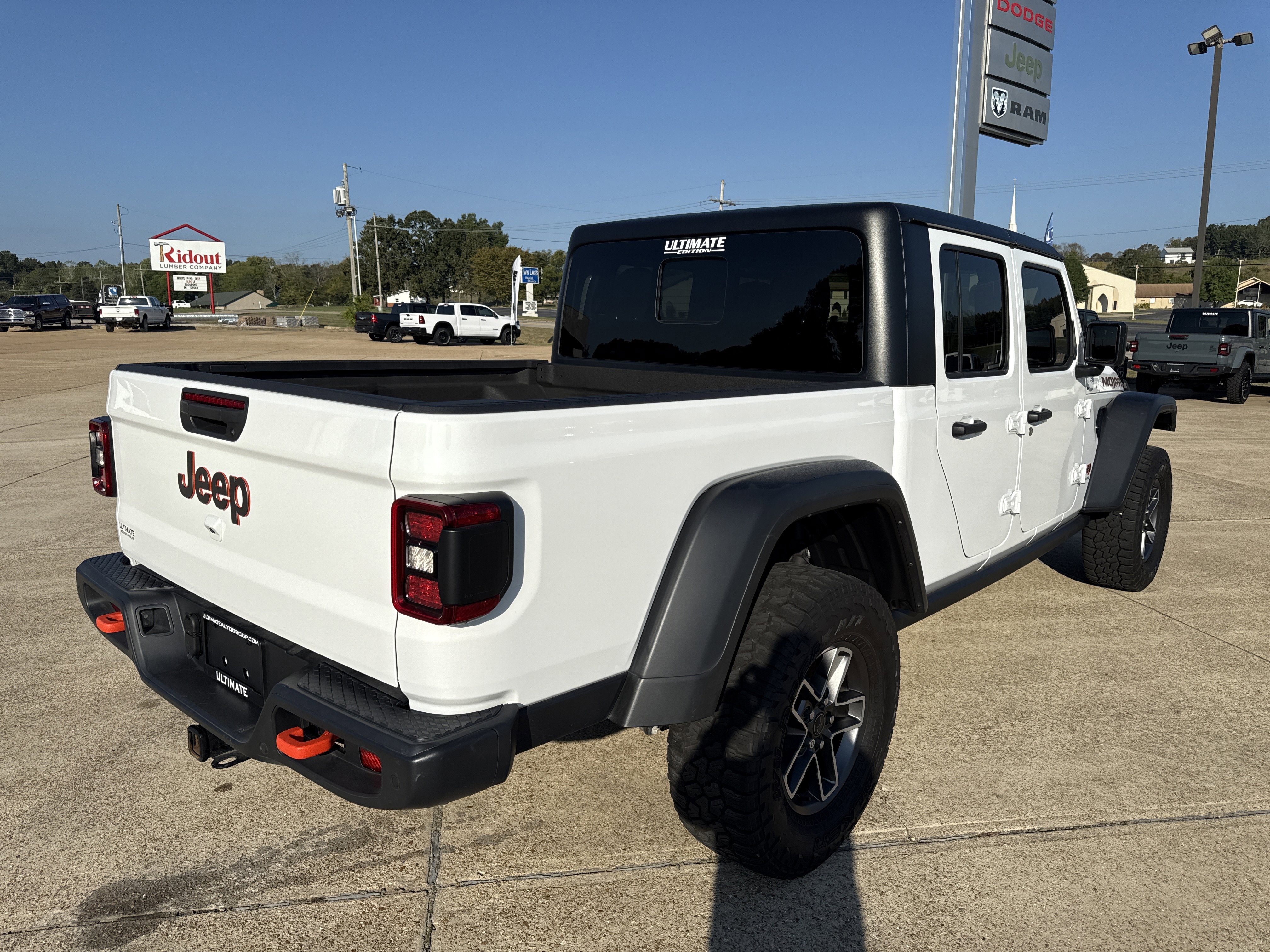 Used 2024 Jeep Gladiator Mojave w/ Safety Group image 10