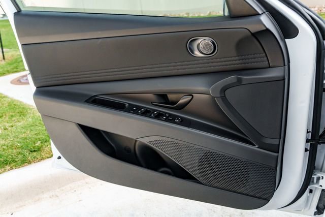 New 2025 Hyundai Elantra SEL image 17