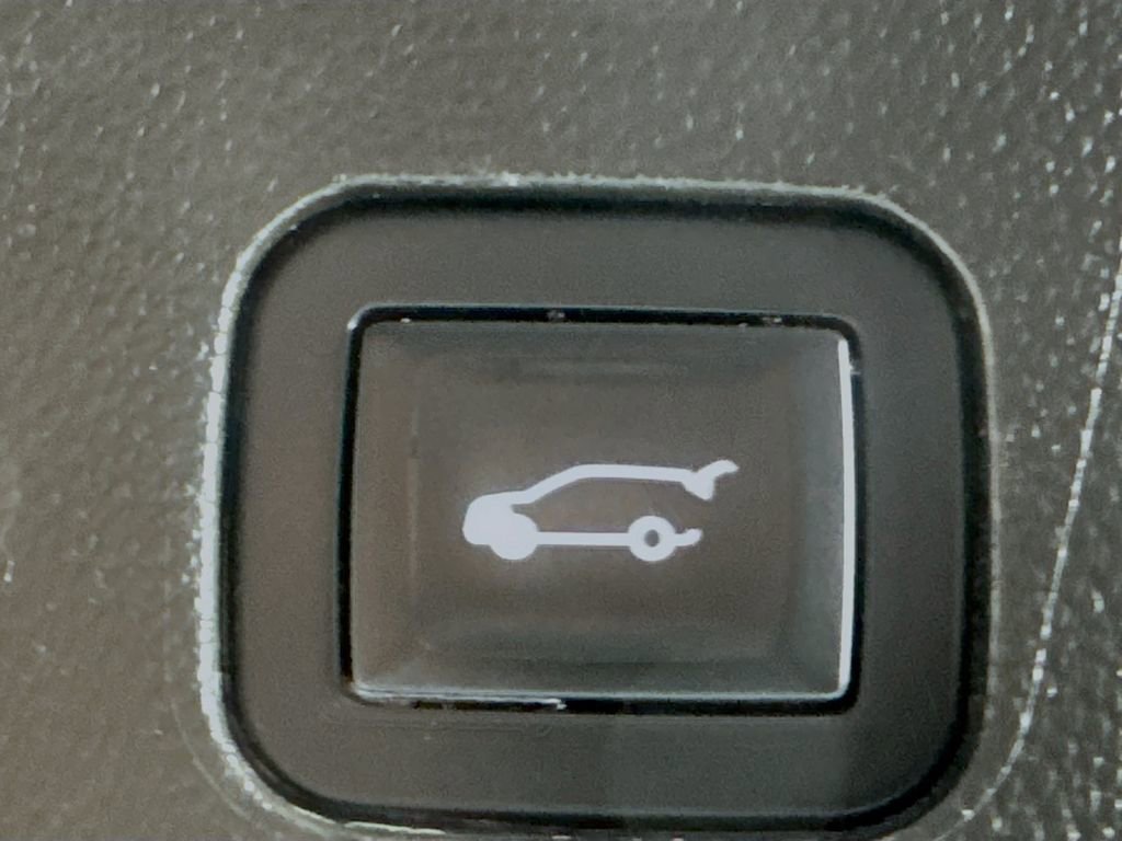 Used 2018 Buick Enclave Essence w/ Trailering Package image 32