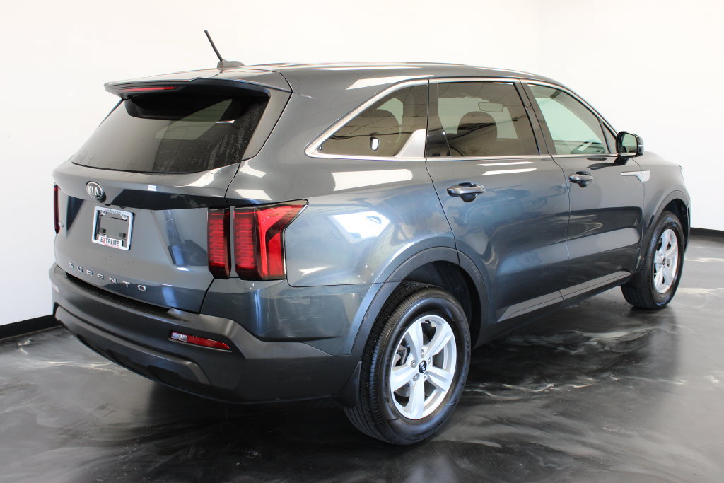 Used 2021 Kia Sorento LX AWD/4WD image 25
