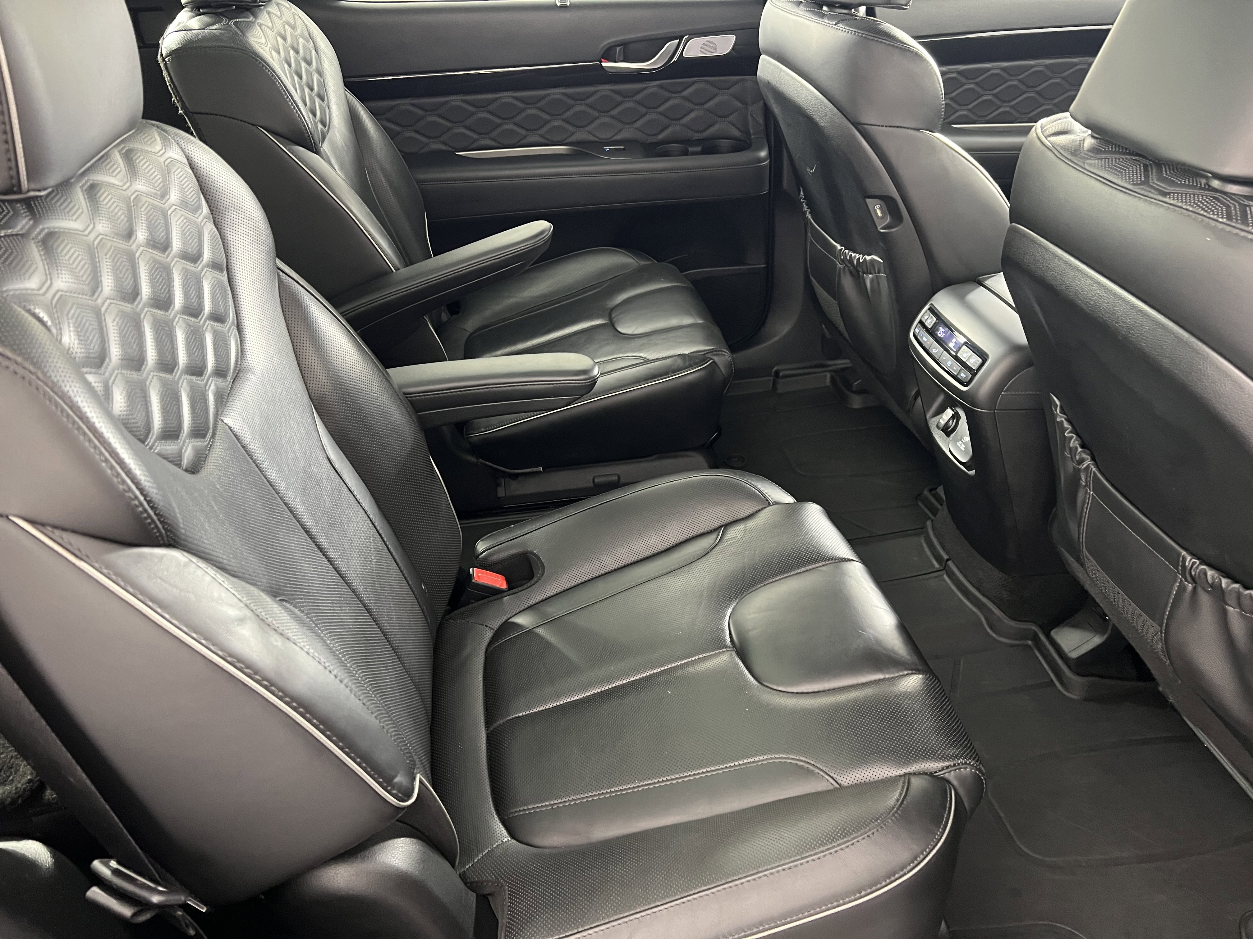 Used 2022 Hyundai Palisade Calligraphy w/ Winter Package image 23
