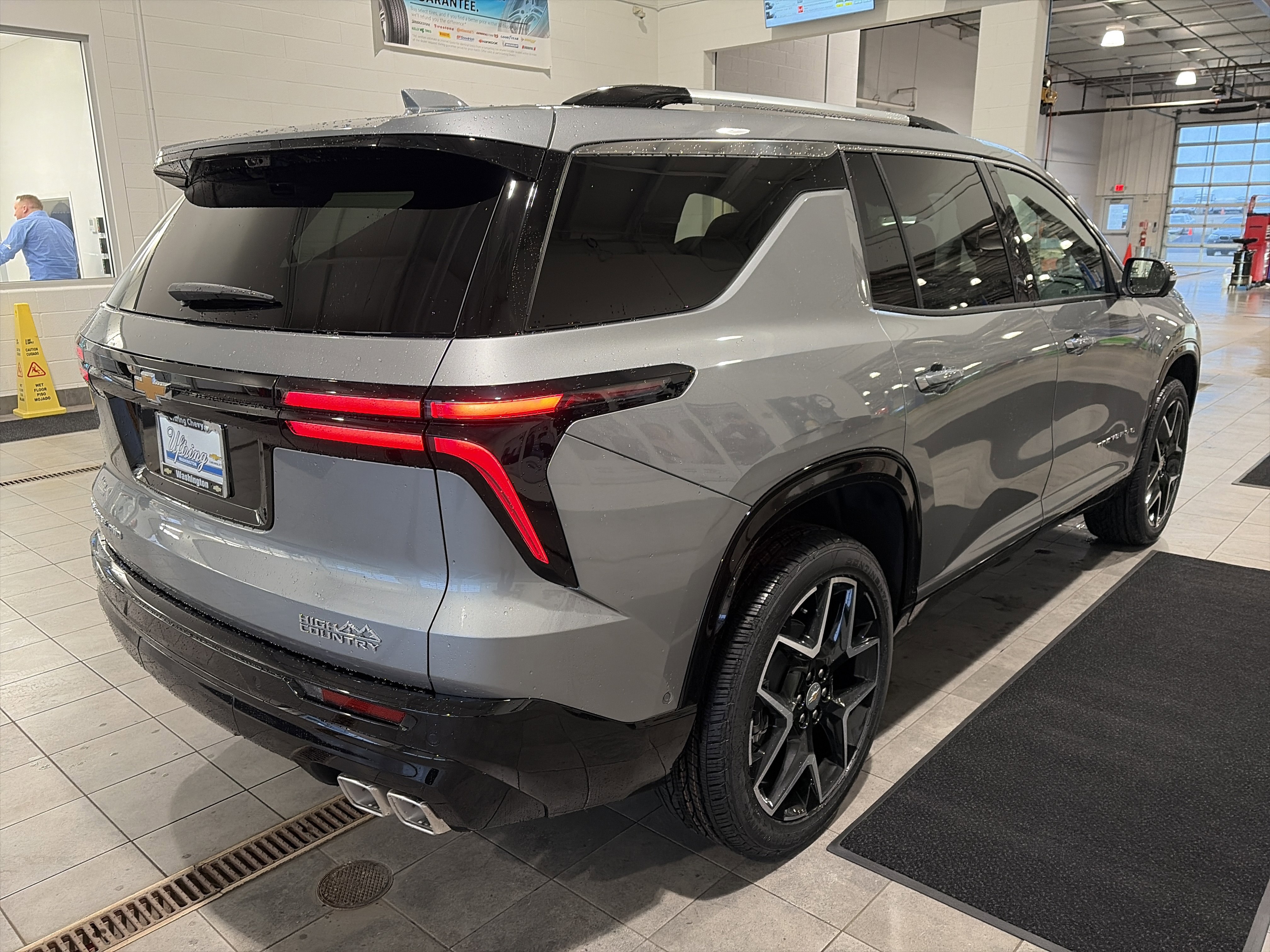 New 2026 Chevrolet Traverse High Country image 3