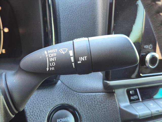 Used 2025 Toyota Camry SE FWD image 8