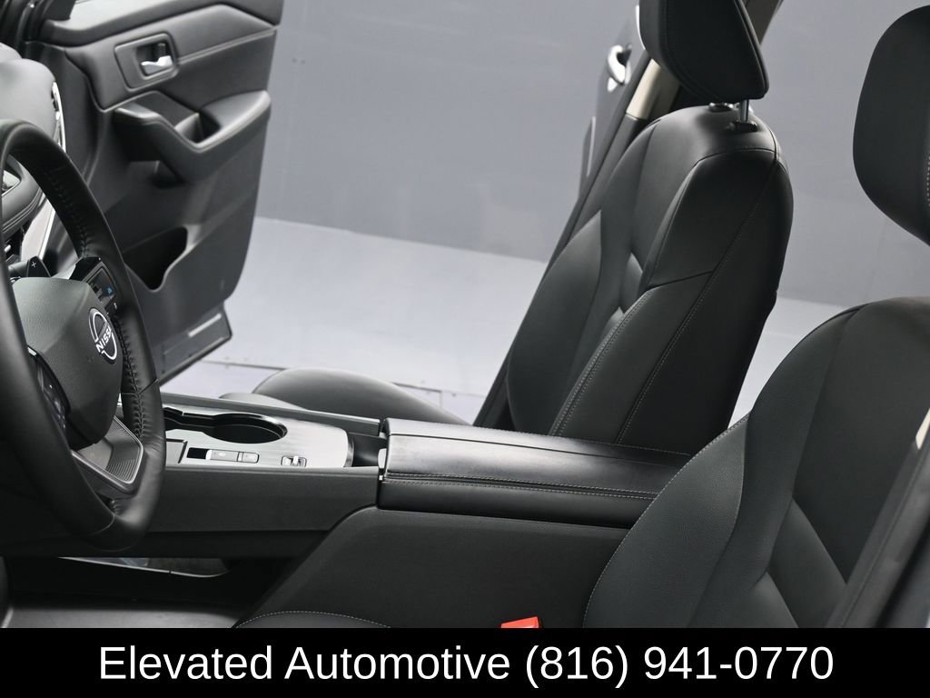 Used 2025 Nissan Rogue SL image 19