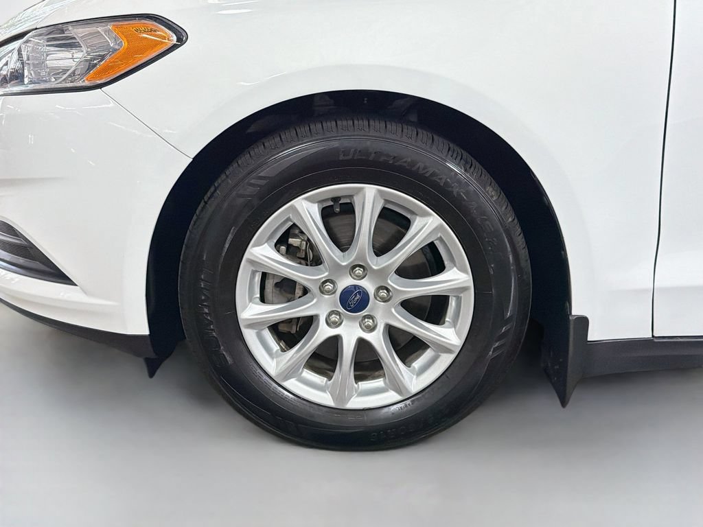 Used 2015 Ford Fusion S FWD image 29