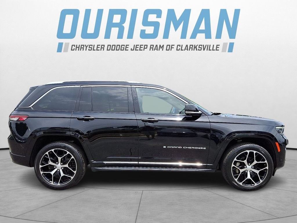 Used 2023 Jeep Grand Cherokee Summit AWD/4WD image 7