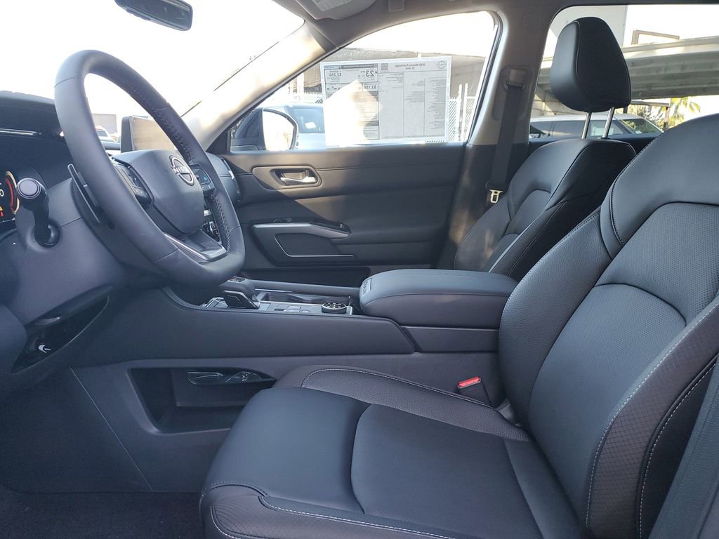 New 2026 Nissan Pathfinder SL image 18