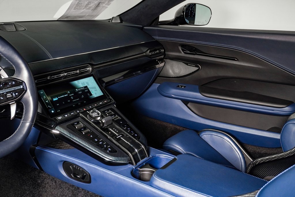 Used 2025 Aston Martin V8 Vantage Coupe image 24