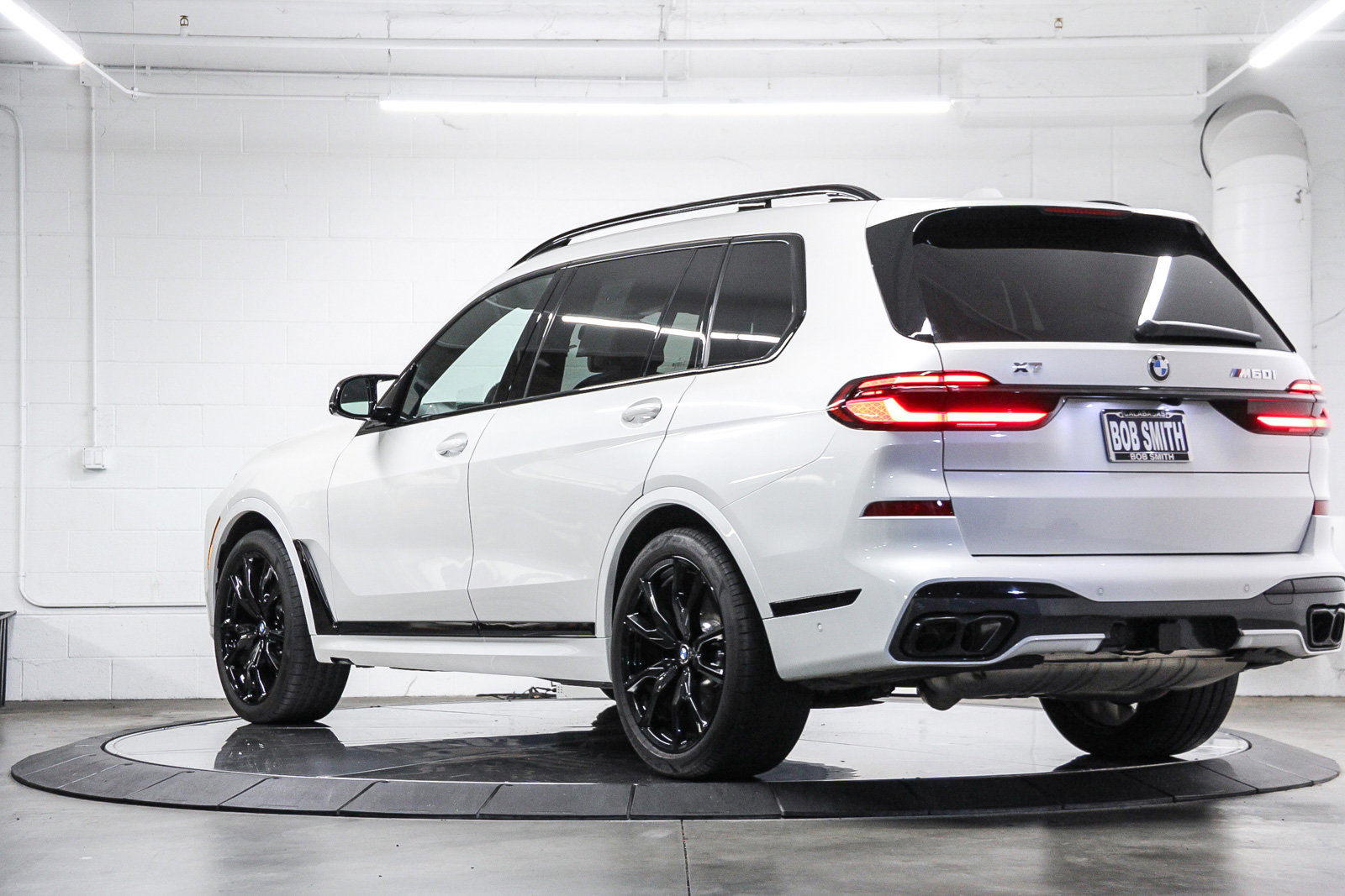 Used 2026 BMW X7 M60i AWD/4WD image 4