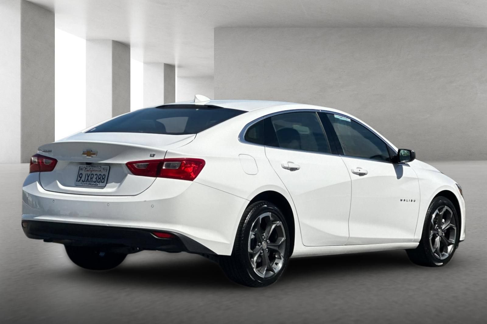 Used 2024 Chevrolet Malibu LT FWD image 4