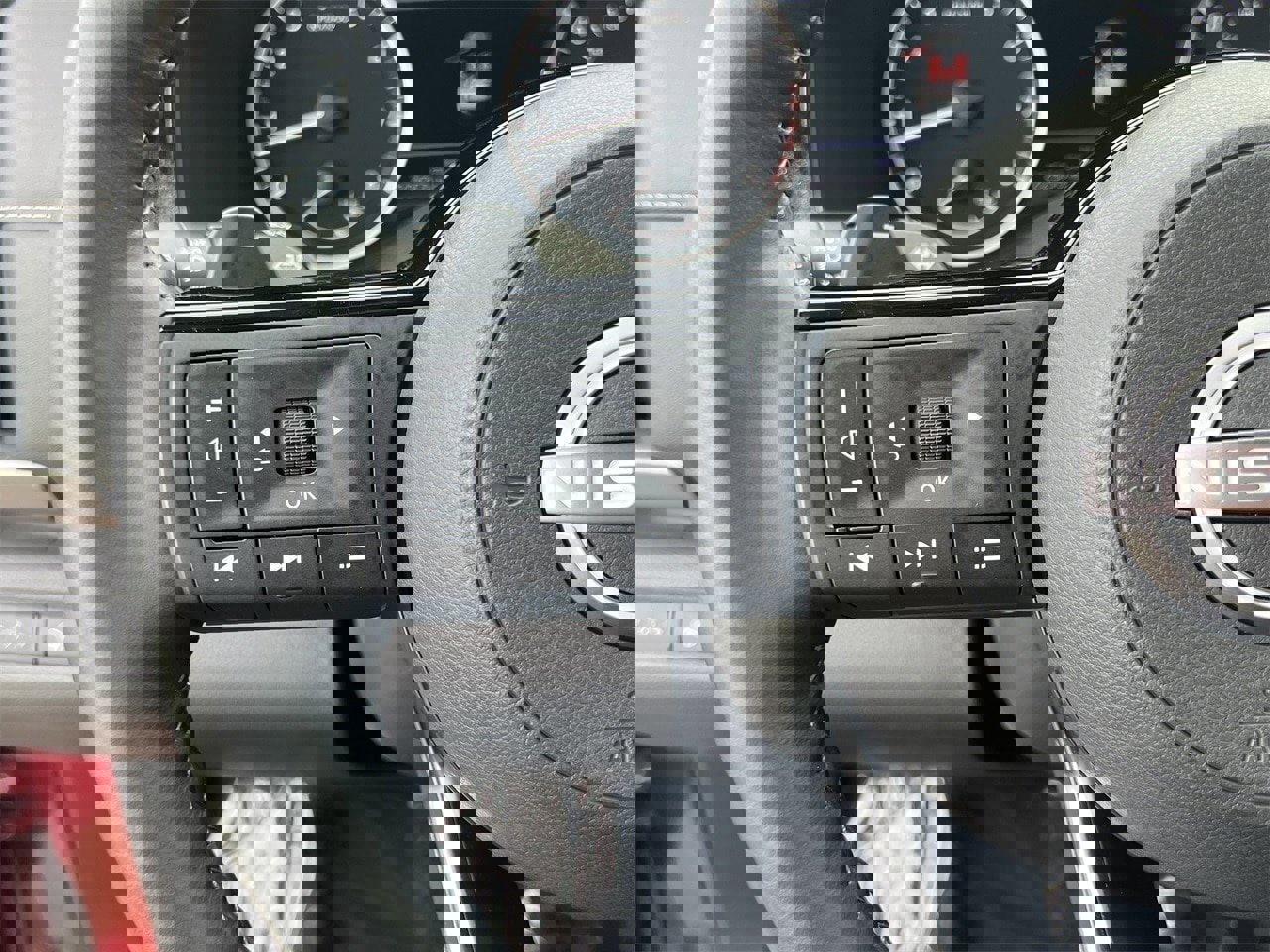 Certified 2023 Nissan Pathfinder SL w/ SL Premium Package image 11