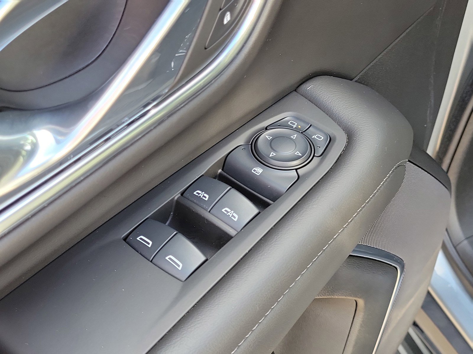 Used 2024 Chevrolet Tahoe LS RWD image 14