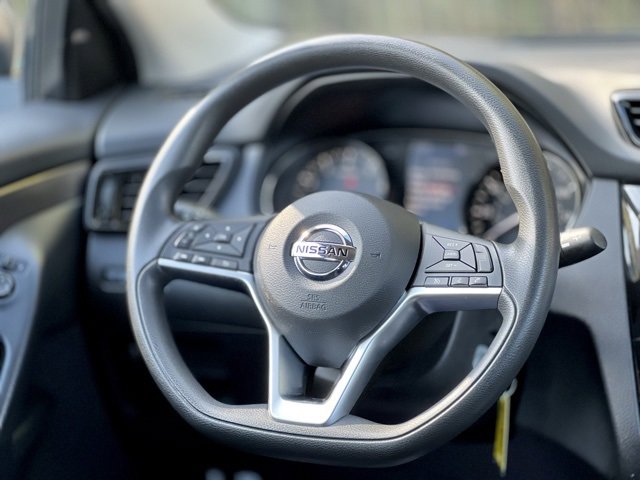 Used 2021 Nissan Rogue Sport S image 32