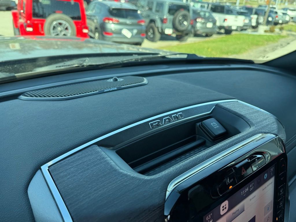 New 2026 RAM 2500 Laramie AWD/4WD image 22