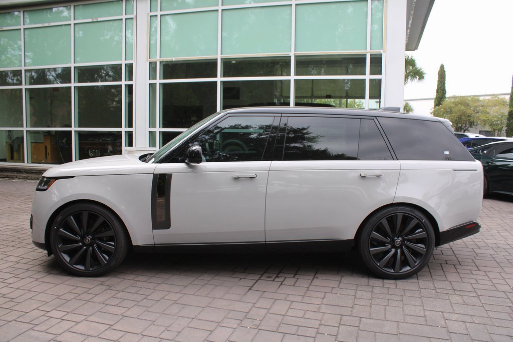 New 2025 Land Rover Range Rover SV image 16